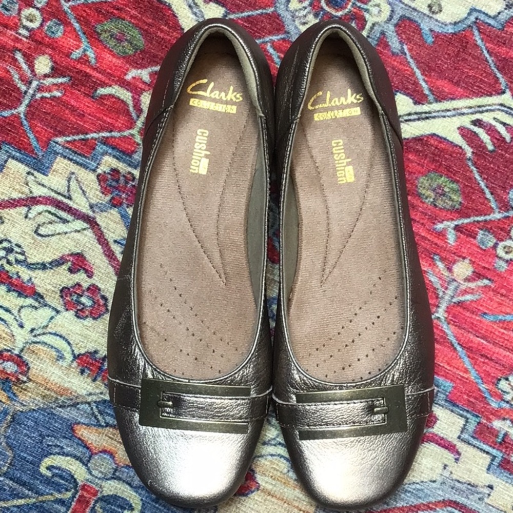 ⚜️ Clarks Blanch West Metallic Leather Buckle Design Loafers Sz.7.5